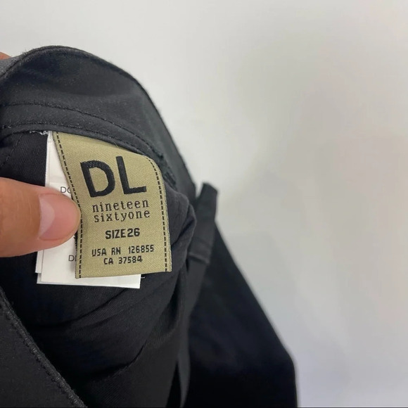 NEW DL1961 Casey Dolphin Shorts Black Size 26 - Picture 10 of 10